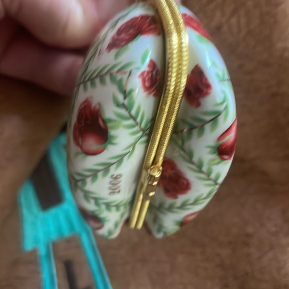 Ben Bridge 2006 Porcelain and Gold floral Purse. - Picture 7 of 10